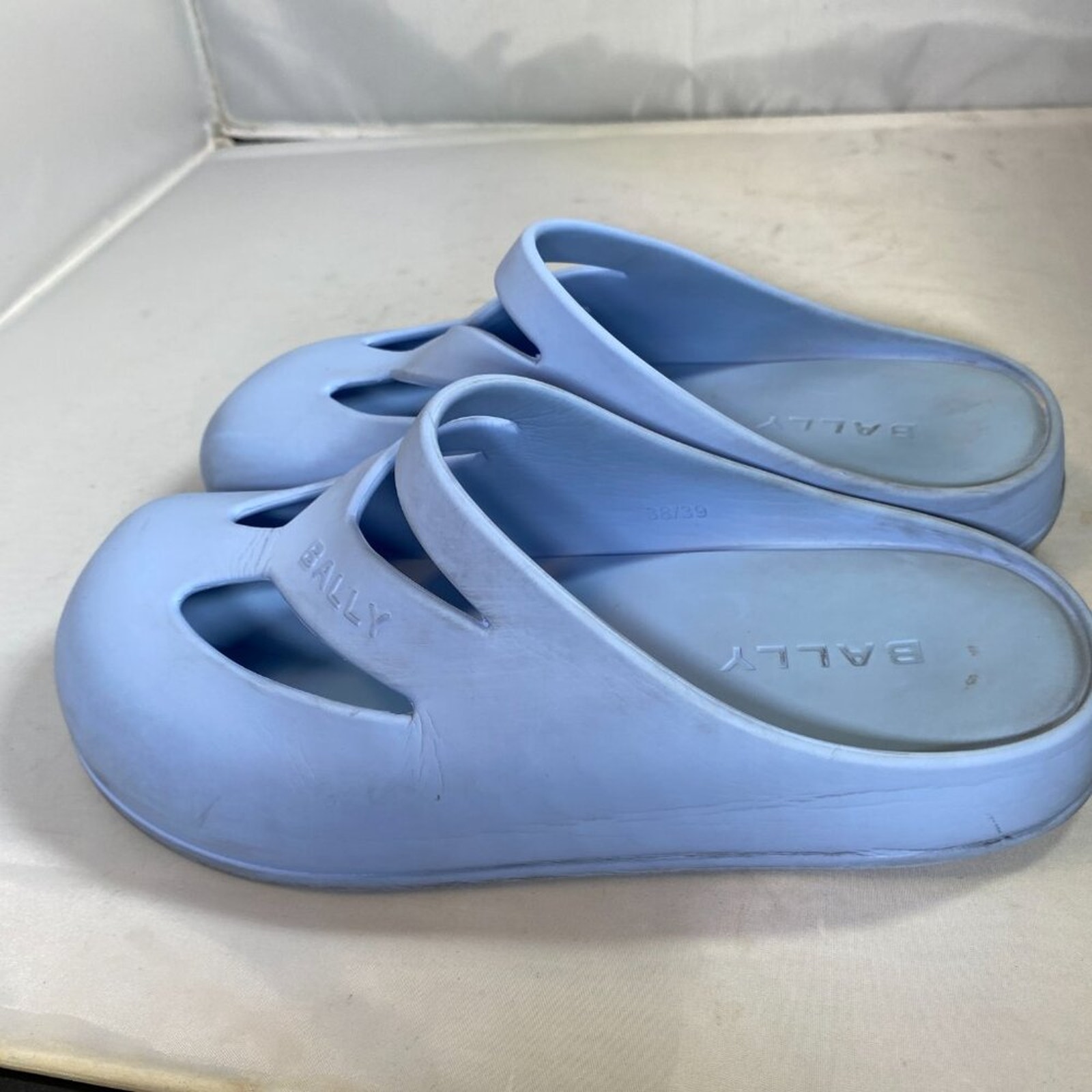 Bally Logo Embossed Cut Out Slippers